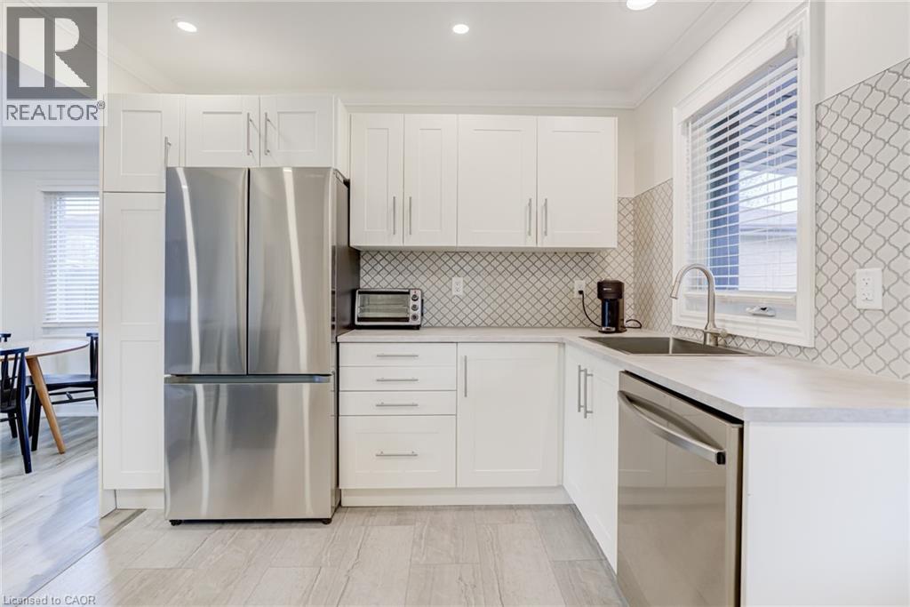 185 Deschene Avenue, Hamilton, Ontario  L9A 3K3 - Photo 11 - 40823142