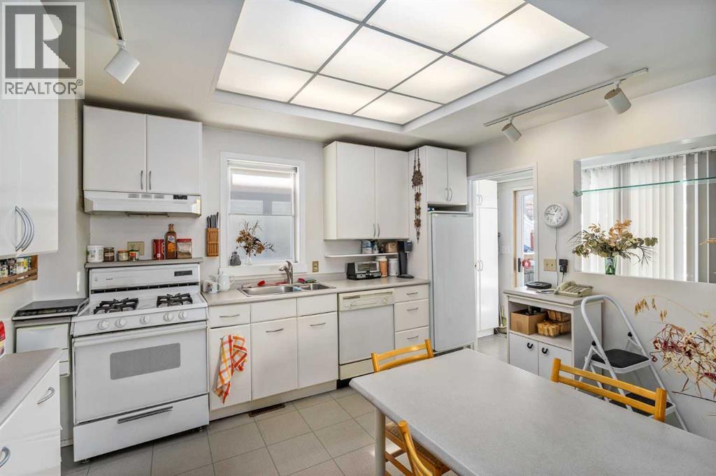 2003 2 Street Sw, Calgary, Alberta  T2S 1S4 - Photo 12 - A2288656