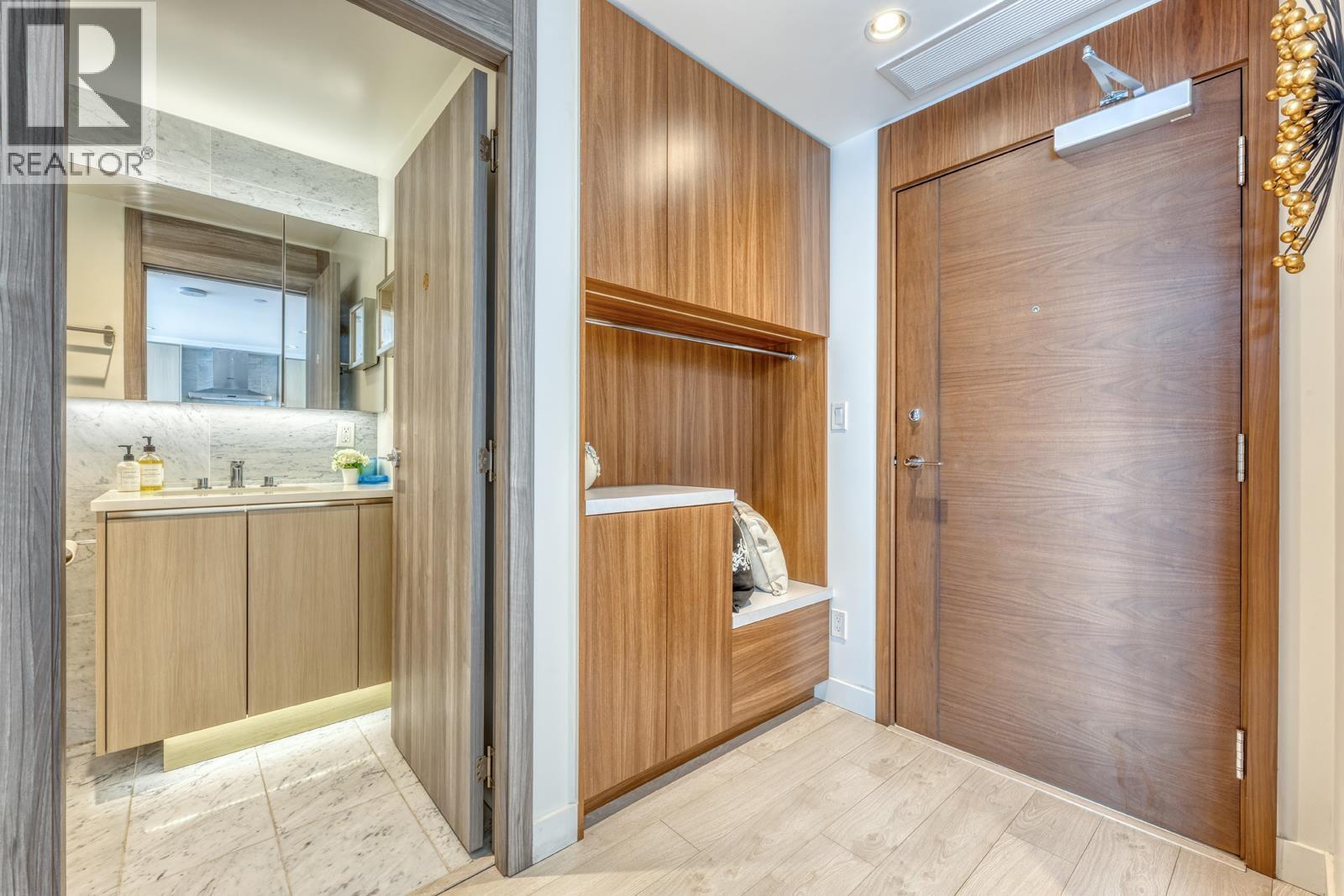 2010 4720 Lougheed Highway, Burnaby, British Columbia  V5C 0M8 - Photo 3 - R3114542