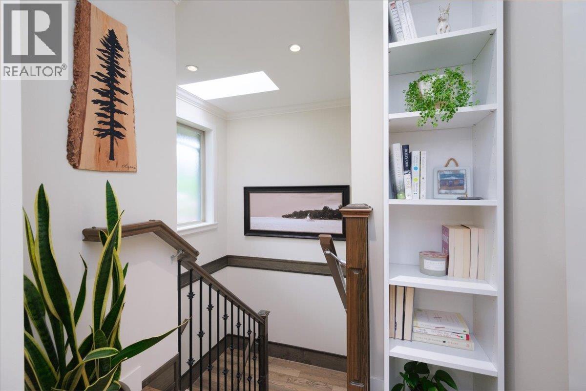 640 W 15th Street, North Vancouver, British Columbia  V7M 1S9 - Photo 19 - R3114571