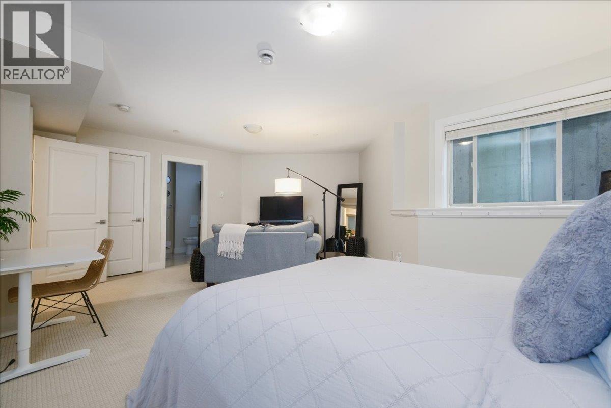 640 W 15th Street, North Vancouver, British Columbia  V7M 1S9 - Photo 31 - R3114571