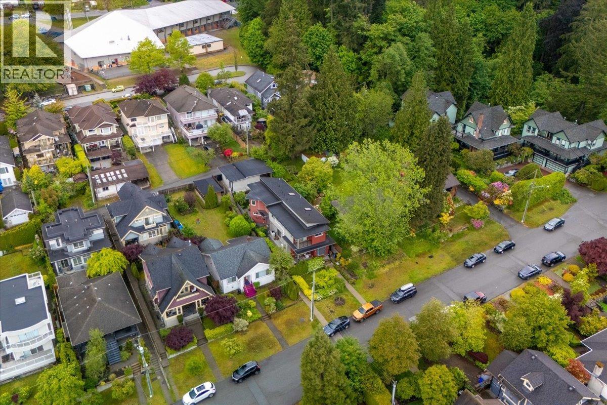 640 W 15th Street, North Vancouver, British Columbia  V7M 1S9 - Photo 38 - R3114571