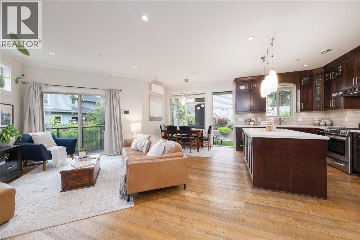 640 W 15th Street, North Vancouver, British Columbia  V7M 1S9 - Photo 5 - R3114571