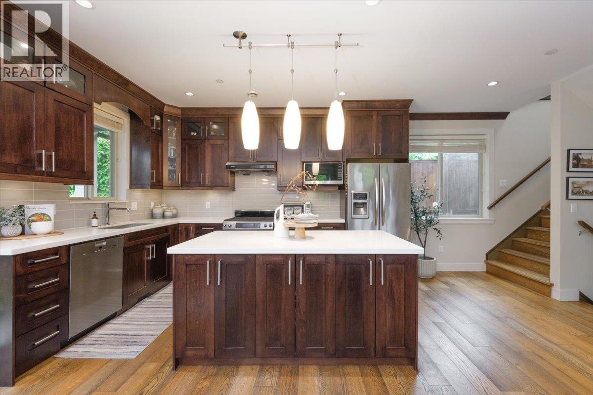 640 W 15th Street, North Vancouver, British Columbia  V7M 1S9 - Photo 8 - R3114571