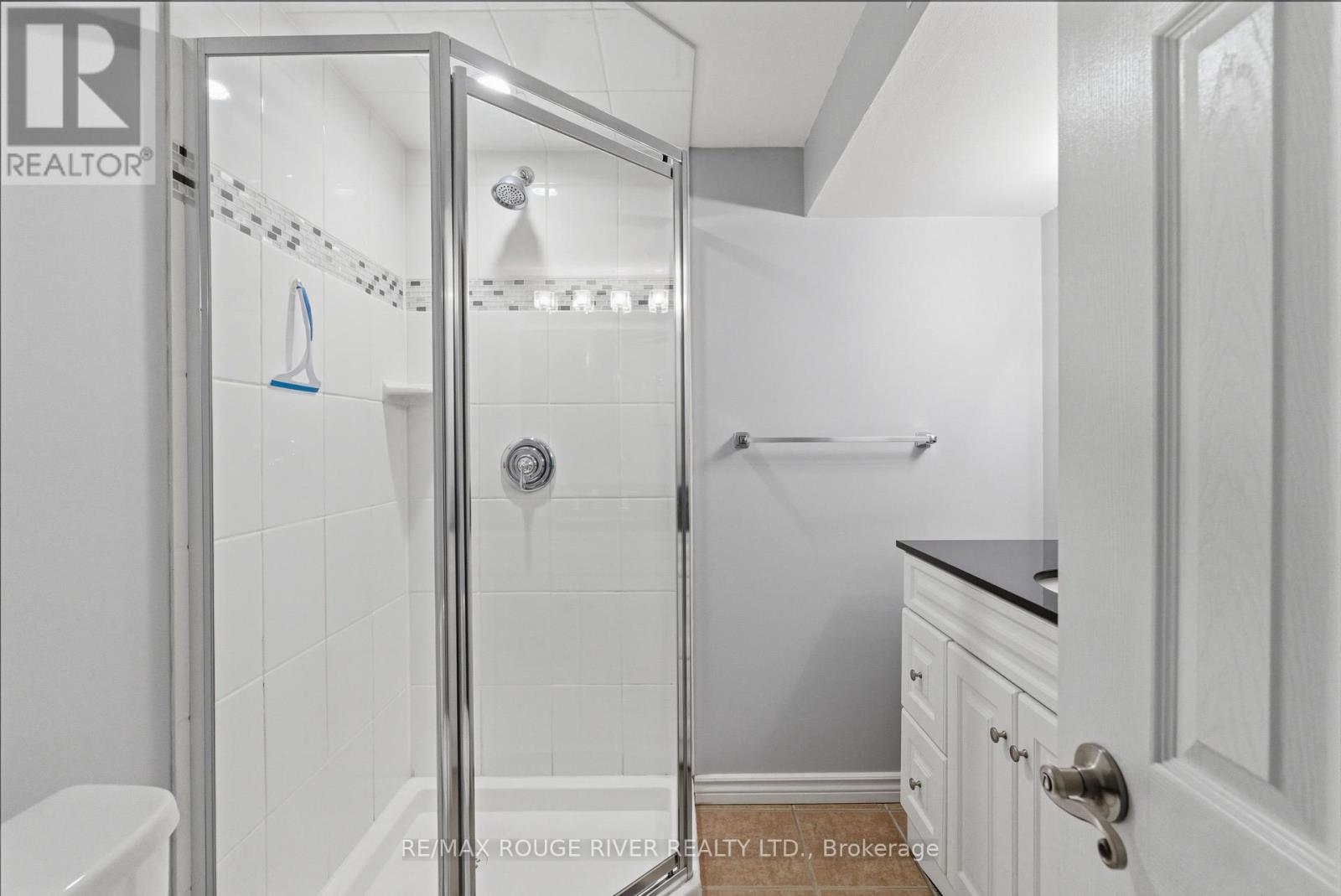 557 Shakespeare Avenue, Oshawa, Ontario  L1H 3H5 - Photo 16 - E13031212