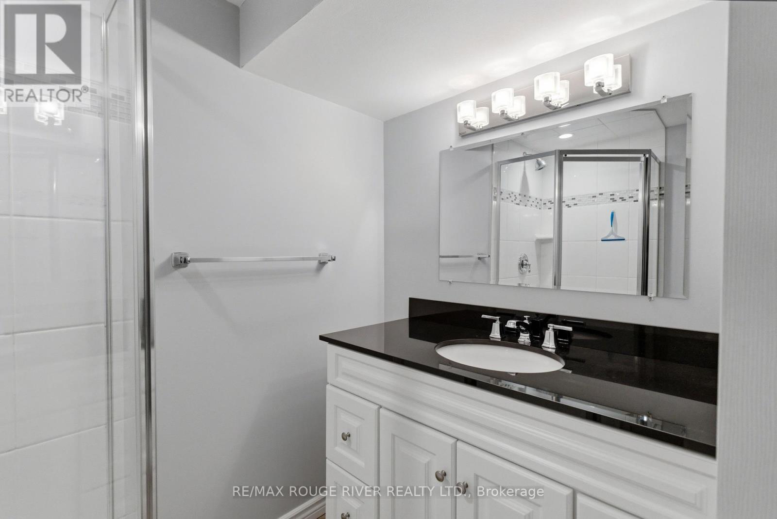 557 Shakespeare Avenue, Oshawa, Ontario  L1H 3H5 - Photo 17 - E13031212