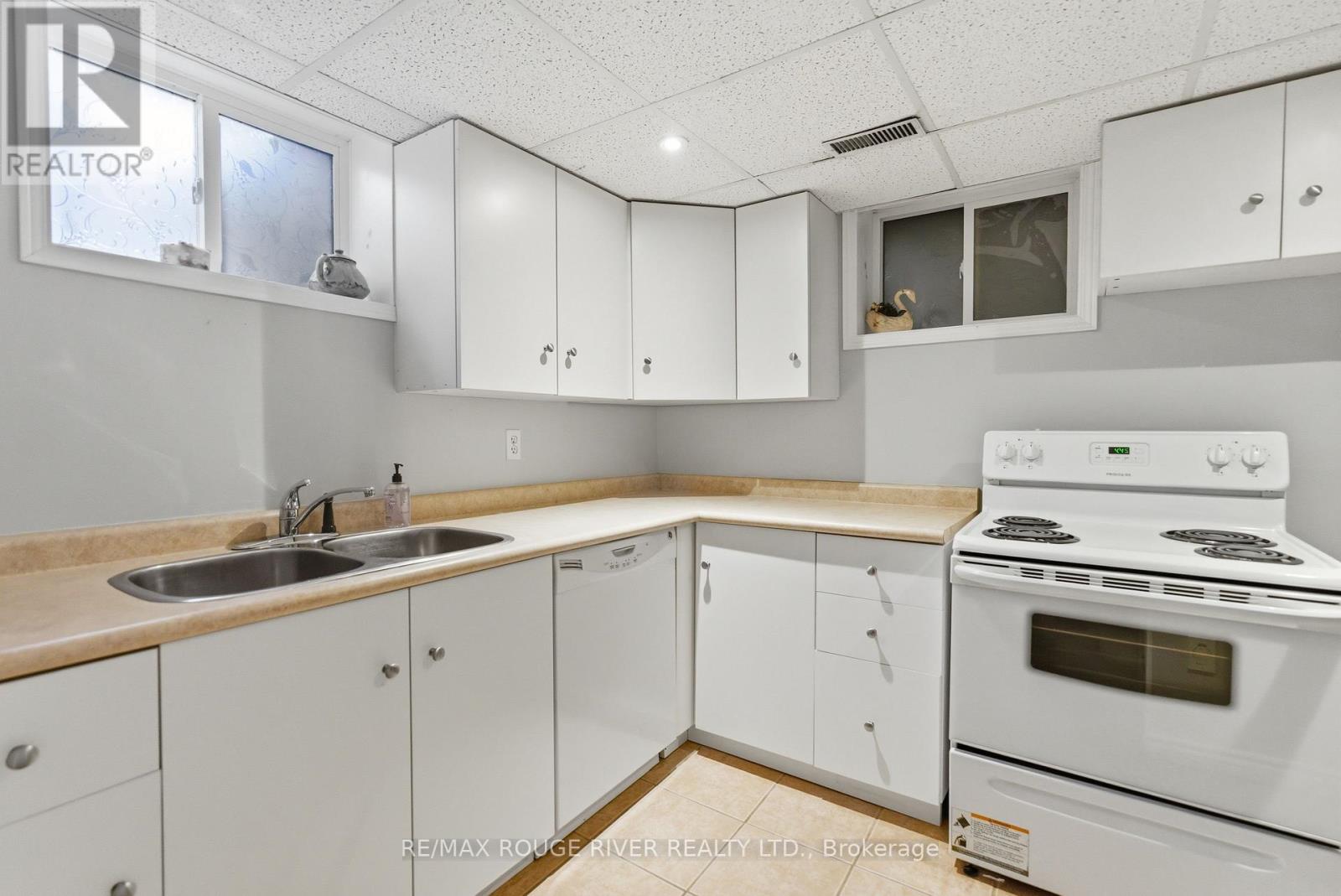 557 Shakespeare Avenue, Oshawa, Ontario  L1H 3H5 - Photo 18 - E13031212