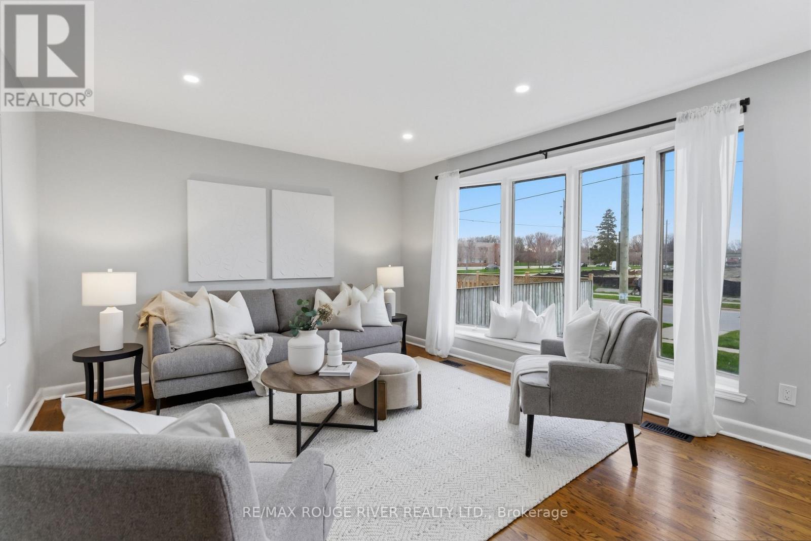 557 Shakespeare Avenue, Oshawa, Ontario  L1H 3H5 - Photo 4 - E13031212