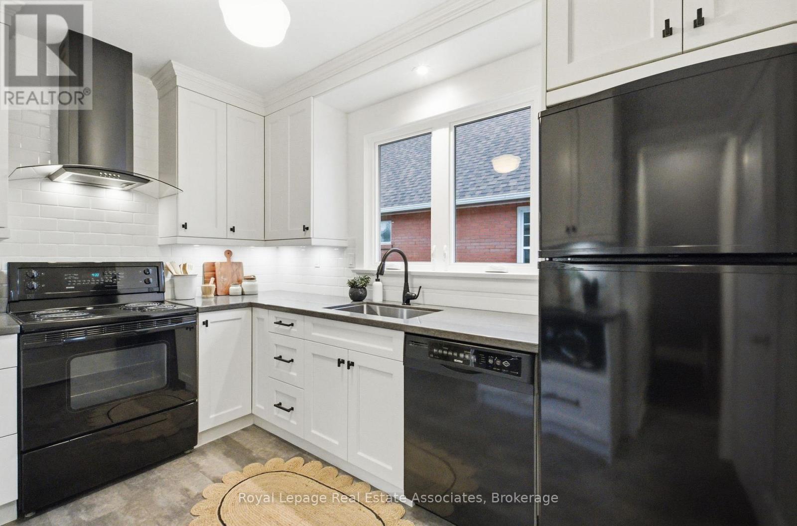 26 Arlington Avenue, Oshawa, Ontario  L1G 2N4 - Photo 12 - E13031236