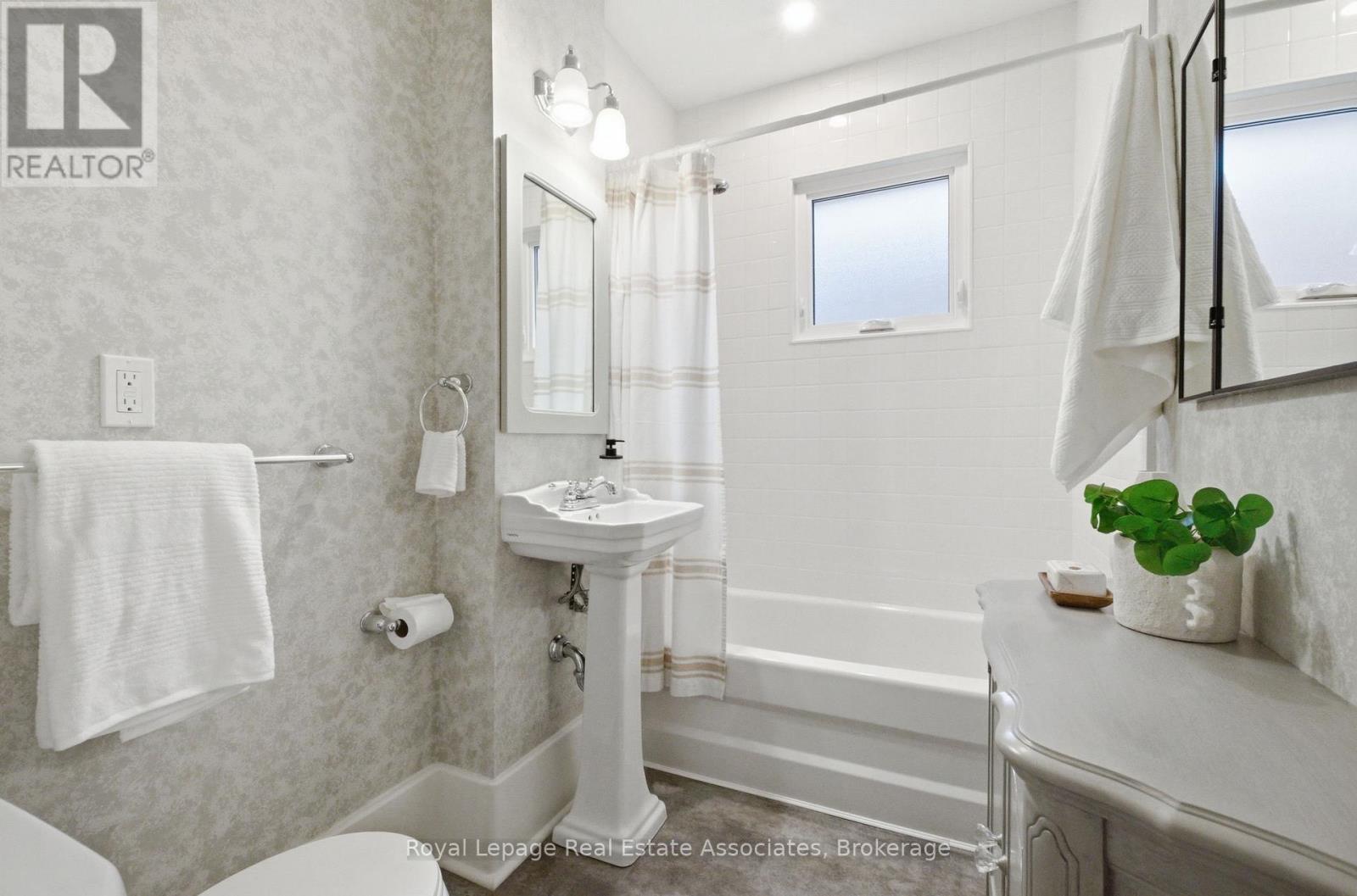 26 Arlington Avenue, Oshawa, Ontario  L1G 2N4 - Photo 16 - E13031236