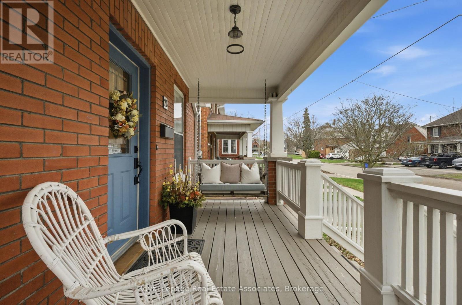 26 Arlington Avenue, Oshawa, Ontario  L1G 2N4 - Photo 3 - E13031236