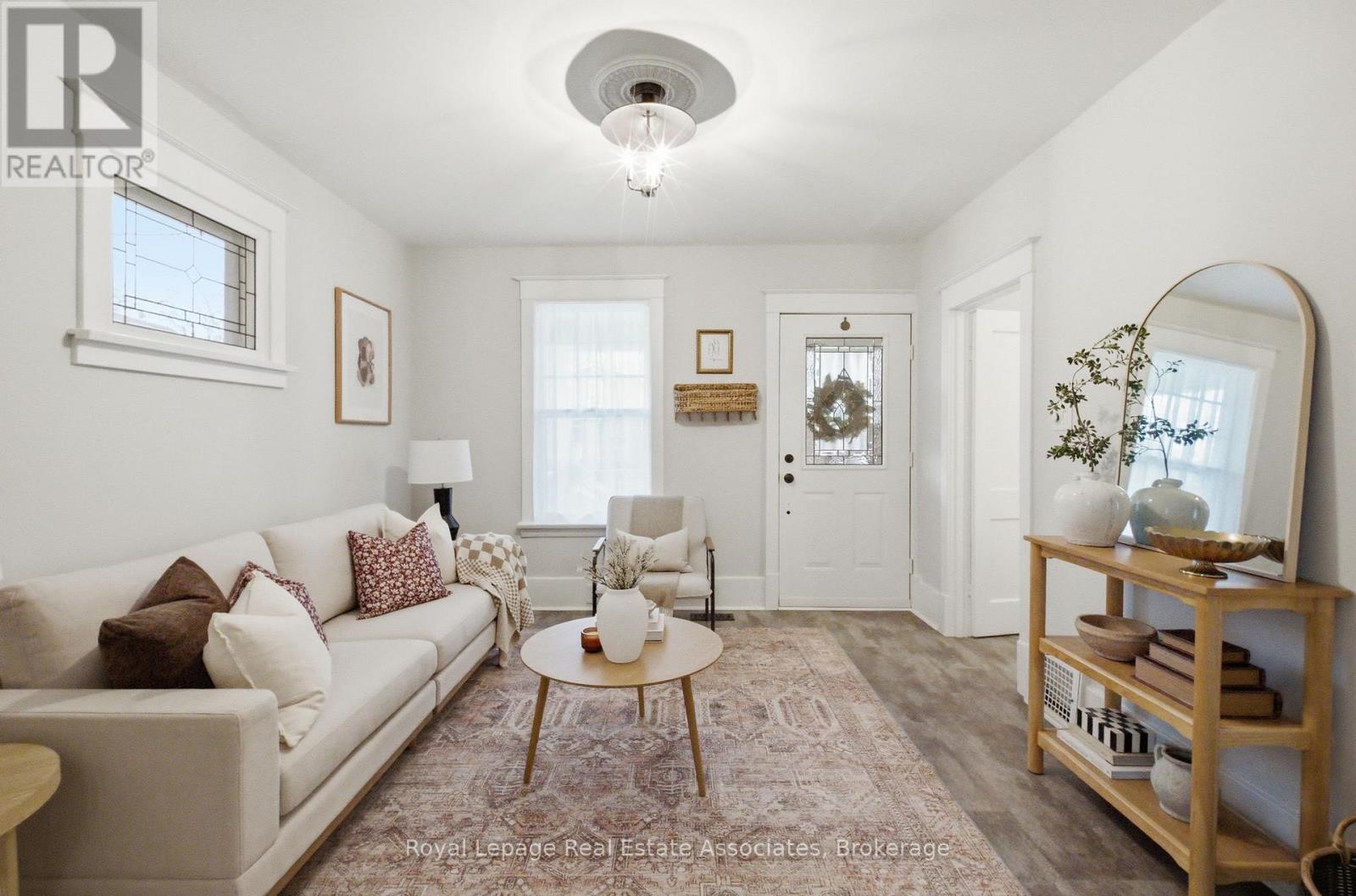 26 Arlington Avenue, Oshawa, Ontario  L1G 2N4 - Photo 5 - E13031236