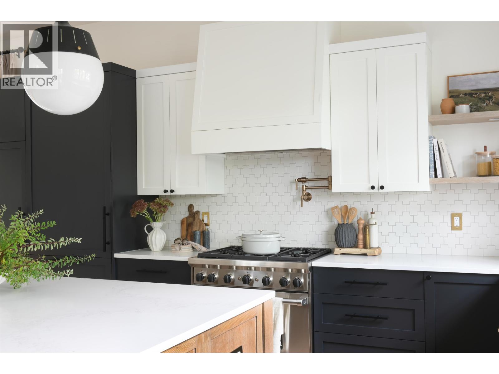 2804 W 34th Avenue, Vancouver, British Columbia  V6N 2J6 - Photo 2 - R3114555