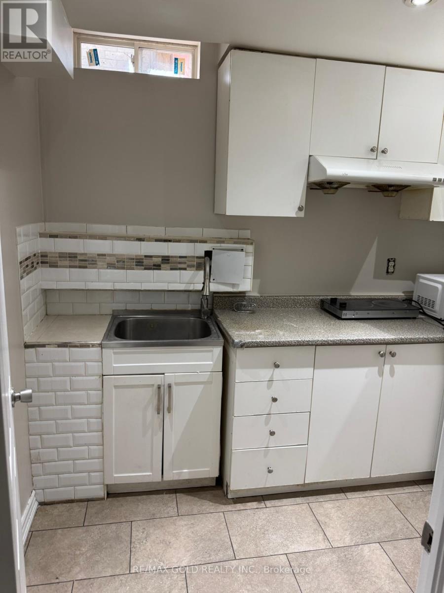 5 Ravenswood Drive, Brampton, Ontario  L6Y 3Y5 - Photo 15 - W13026724