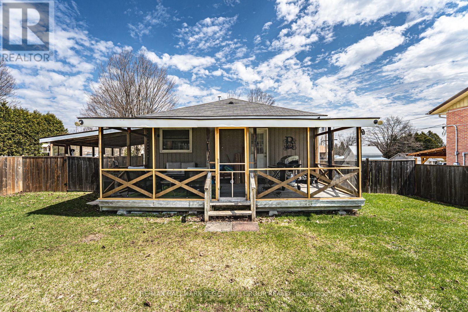 320 Palmer Street, Tay, Ontario  L0K 2C0 - Photo 10 - S12816274