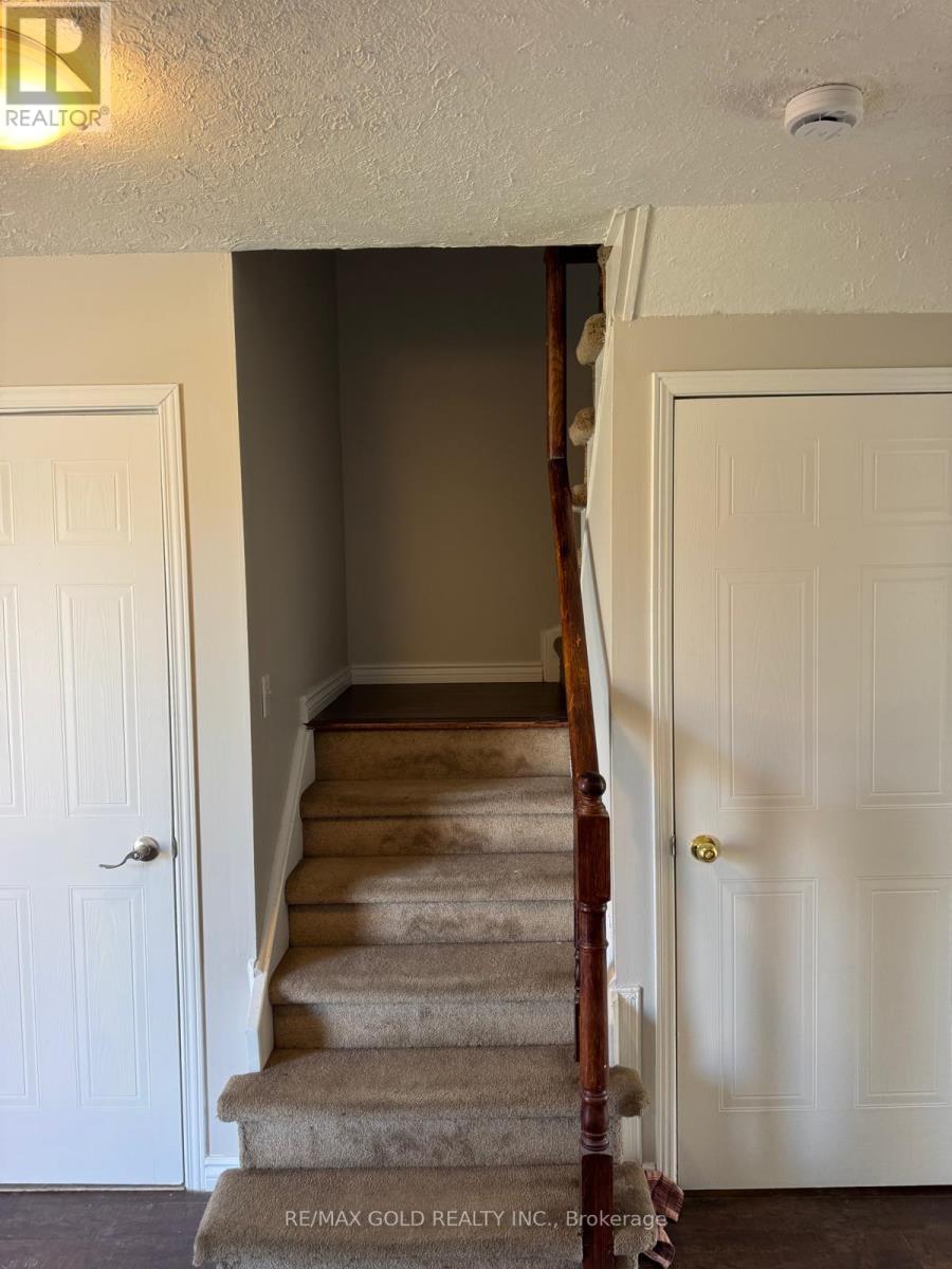 5 Ravenswood Drive, Brampton, Ontario  L6Y 3Y5 - Photo 10 - W13026724