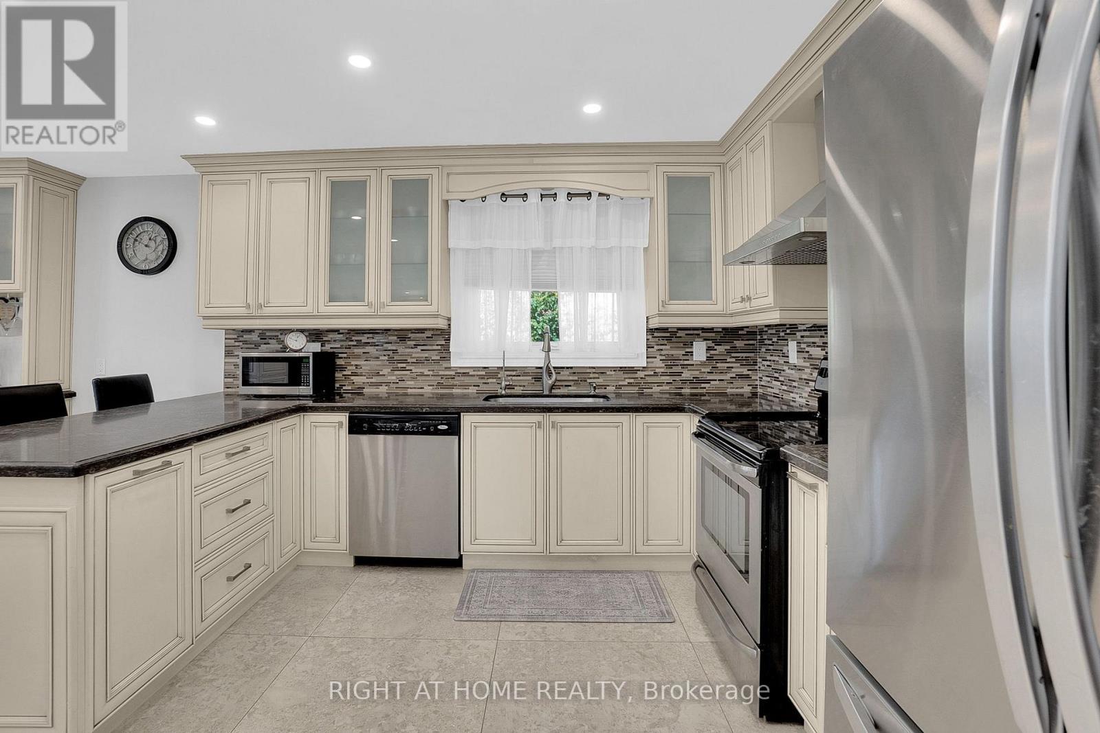 49 Pioneer Lane, Vaughan, Ontario  L4L 2P2 - Photo 7 - N13031172