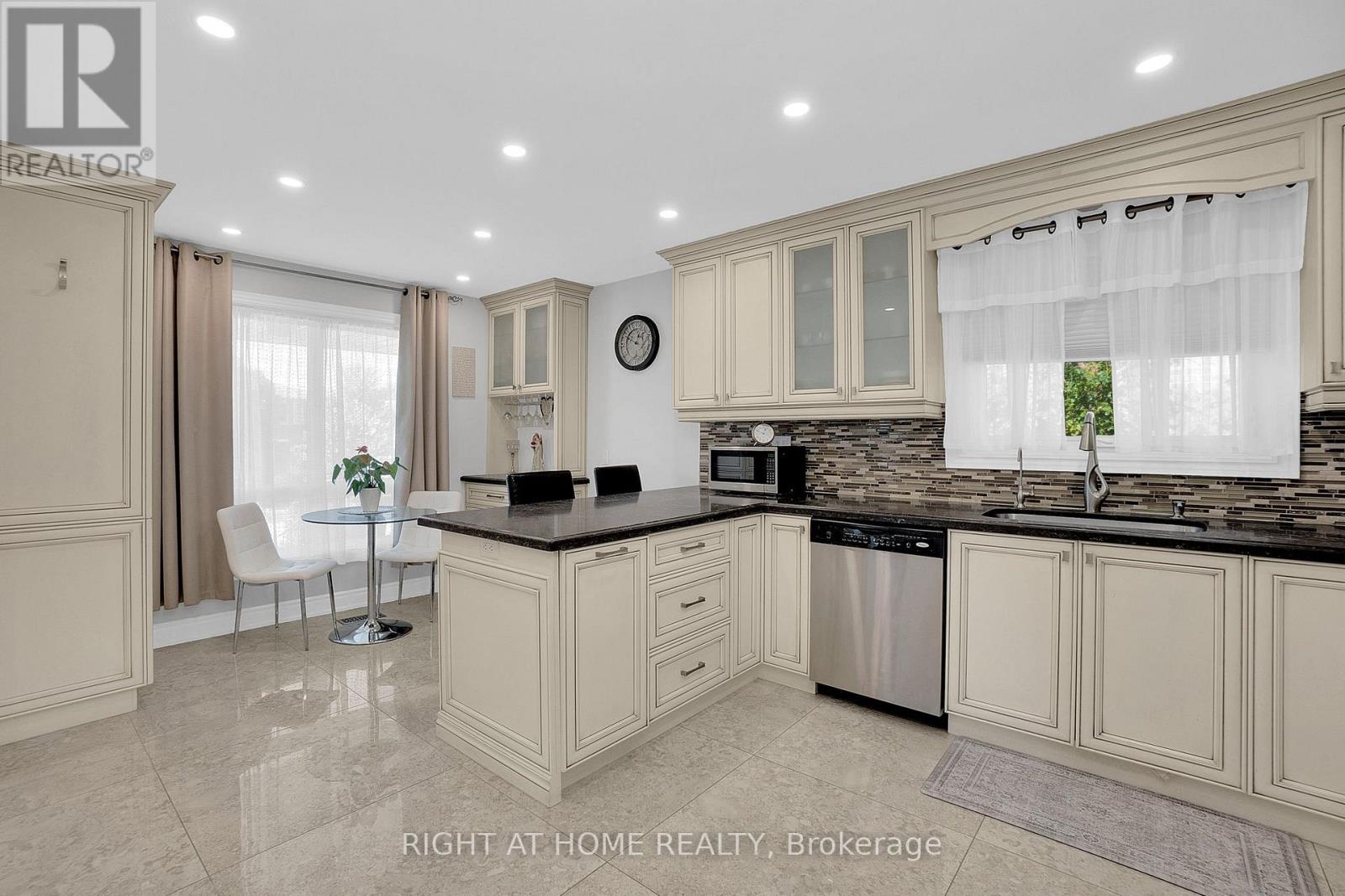 49 Pioneer Lane, Vaughan, Ontario  L4L 2P2 - Photo 8 - N13031172