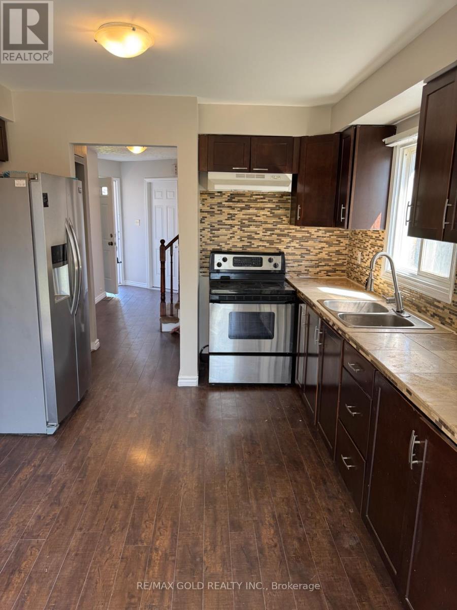 5 Ravenswood Drive, Brampton, Ontario  L6Y 3Y5 - Photo 4 - W13026724