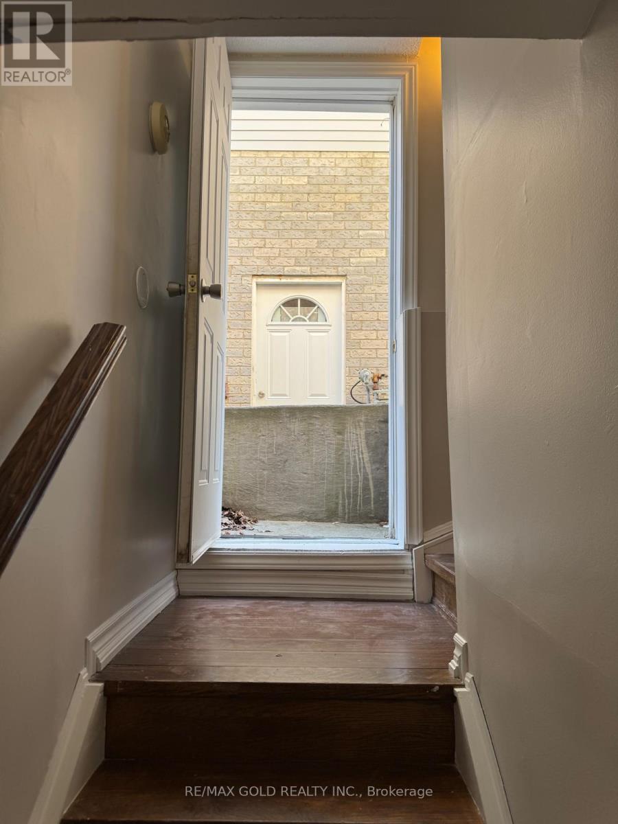 5 Ravenswood Drive, Brampton, Ontario  L6Y 3Y5 - Photo 12 - W13026724