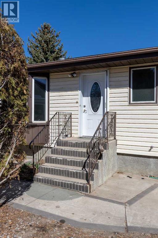 89 Sandford Crescent Se, Medicine Hat, Alberta  T1B 3K1 - Photo 4 - A2301880