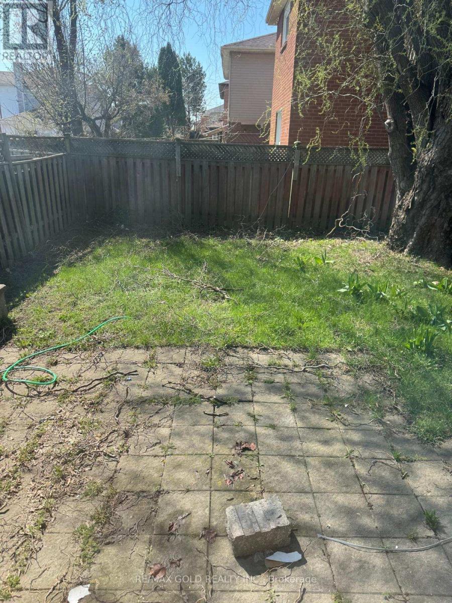 5 Ravenswood Drive, Brampton, Ontario  L6Y 3Y5 - Photo 8 - W13026724