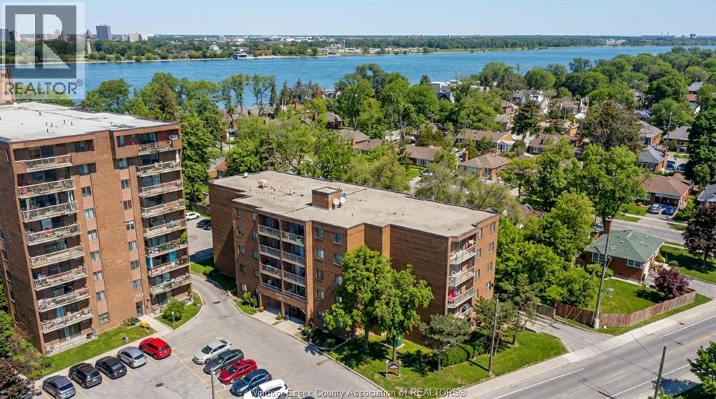 MLS# 26008927: 3950 WYANDOTTE STREET Unit# 105, Windsor, Canada