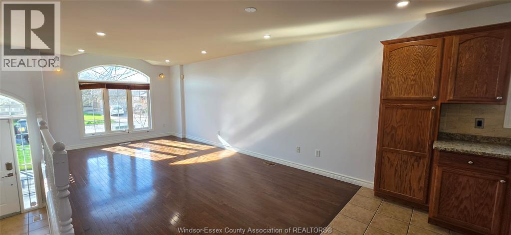 4628 Fontana, Windsor, Ontario  N9G 3C8 - Photo 6 - 26008925