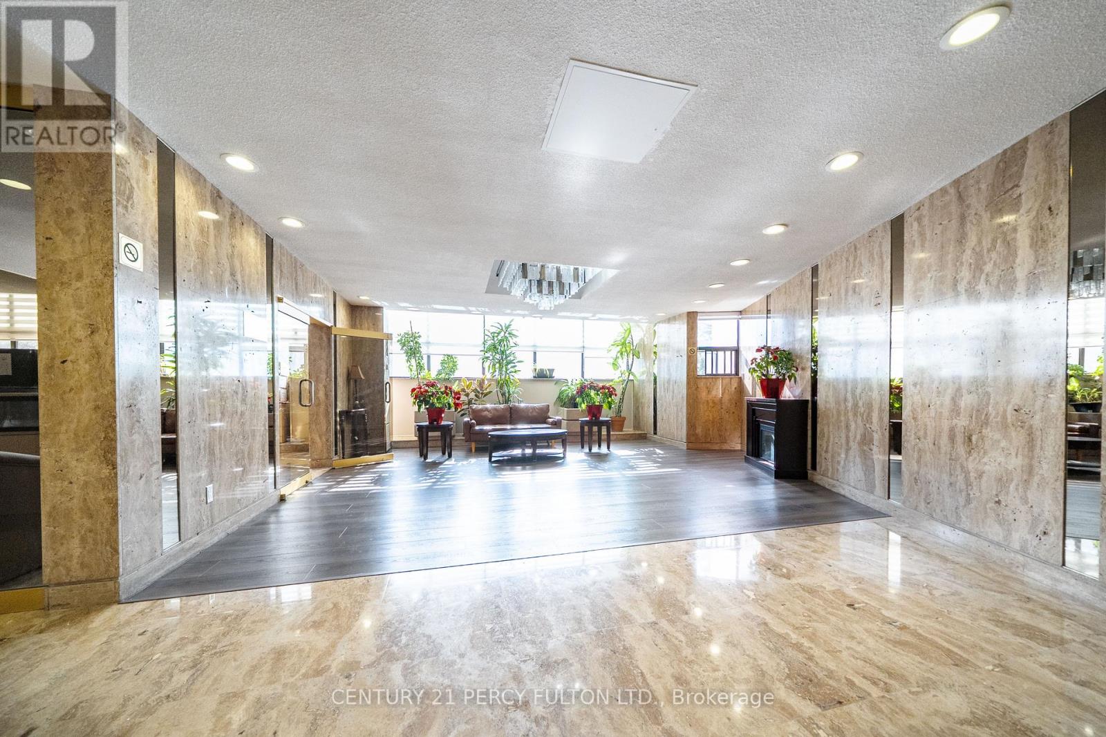 Ph 12 - 11 Wincott Drive, Toronto, Ontario  M9R 2R9 - Photo 5 - W13031198