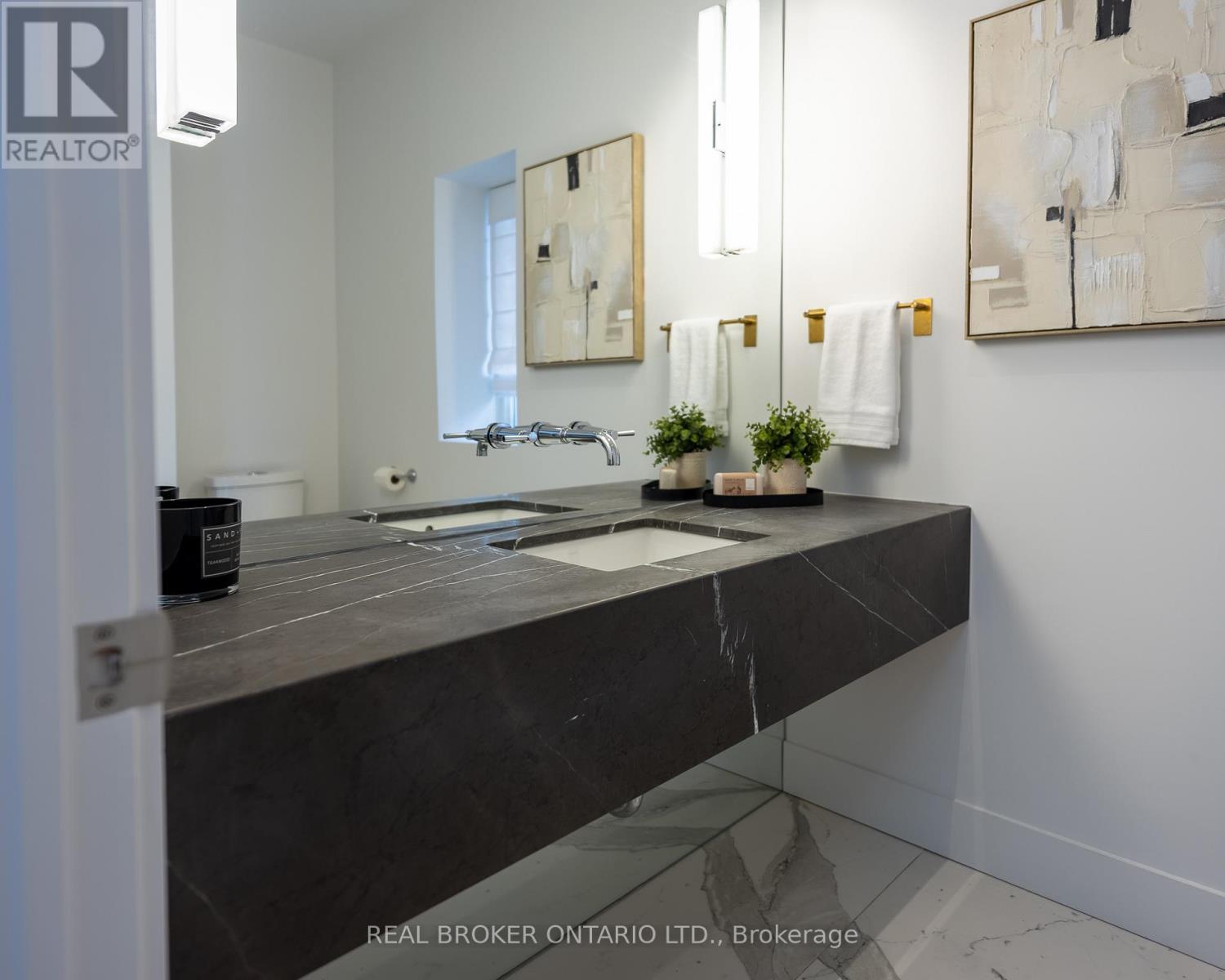 88 South Kingsway Way, Toronto, Ontario  M6S 3T3 - Photo 10 - W13031204