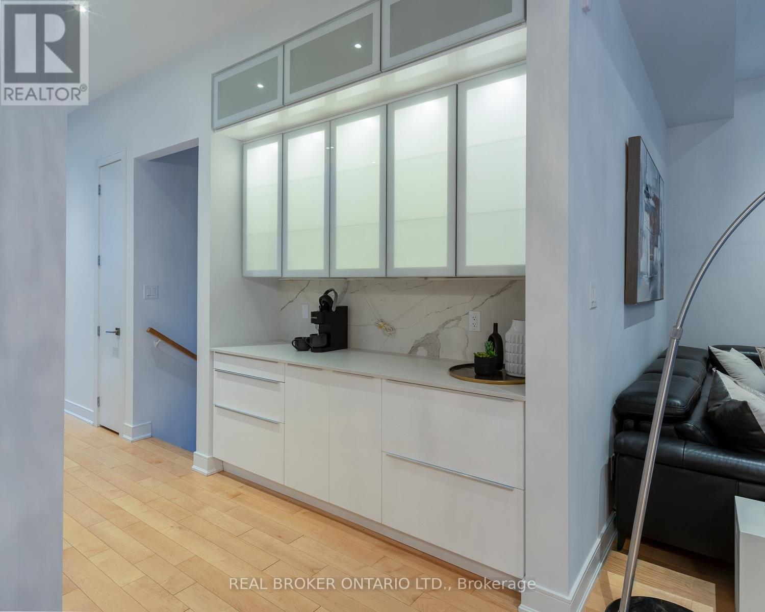 88 South Kingsway Way, Toronto, Ontario  M6S 3T3 - Photo 11 - W13031204