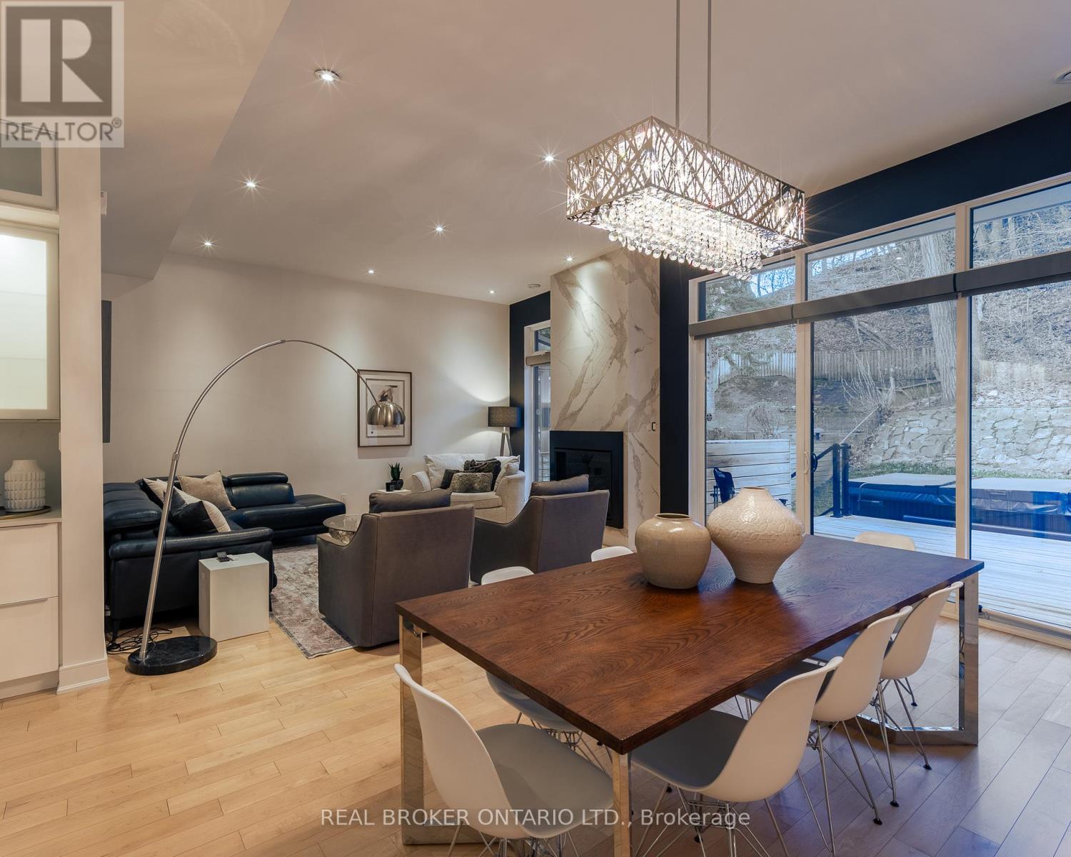 88 South Kingsway Way, Toronto, Ontario  M6S 3T3 - Photo 12 - W13031204