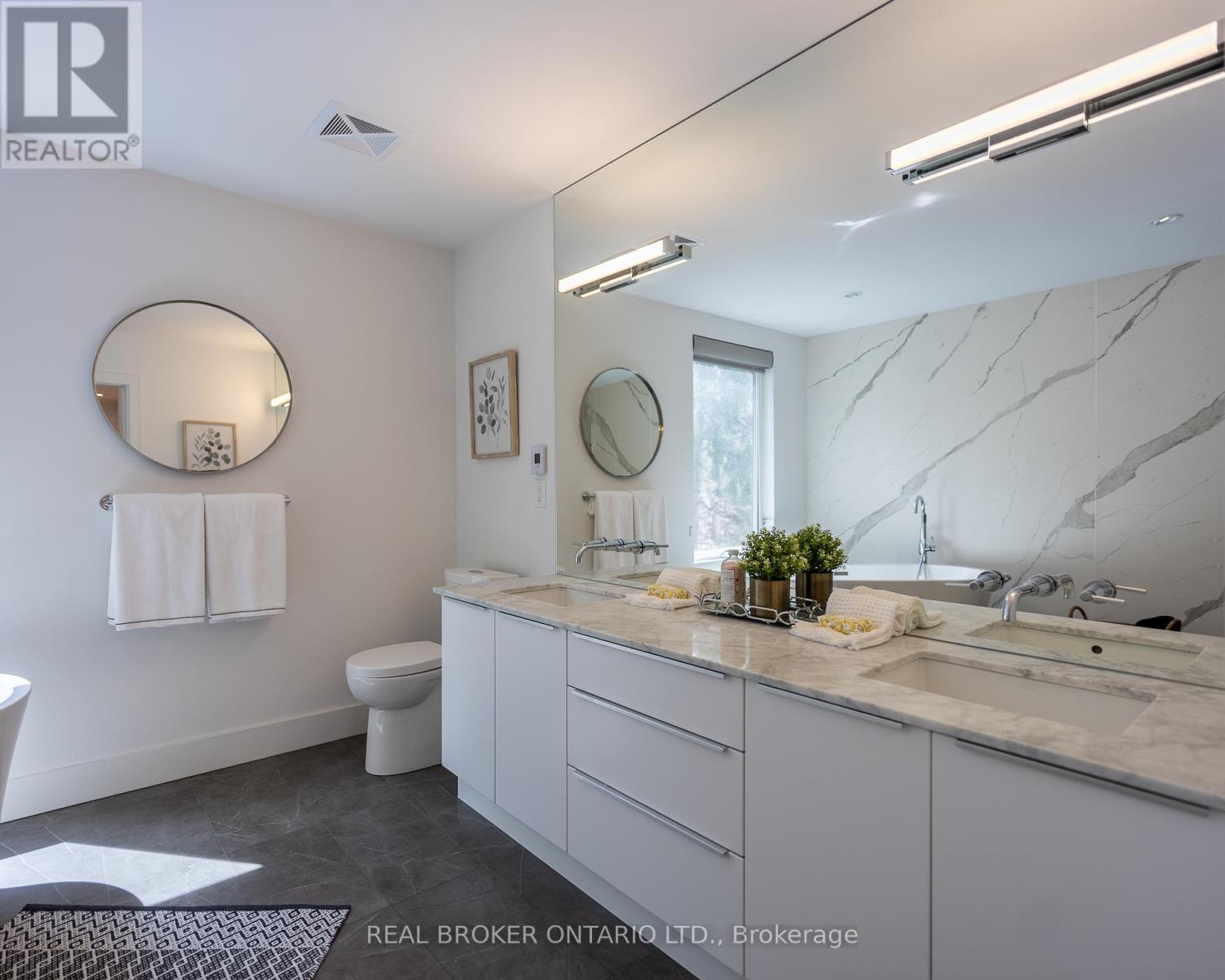 88 South Kingsway Way, Toronto, Ontario  M6S 3T3 - Photo 26 - W13031204