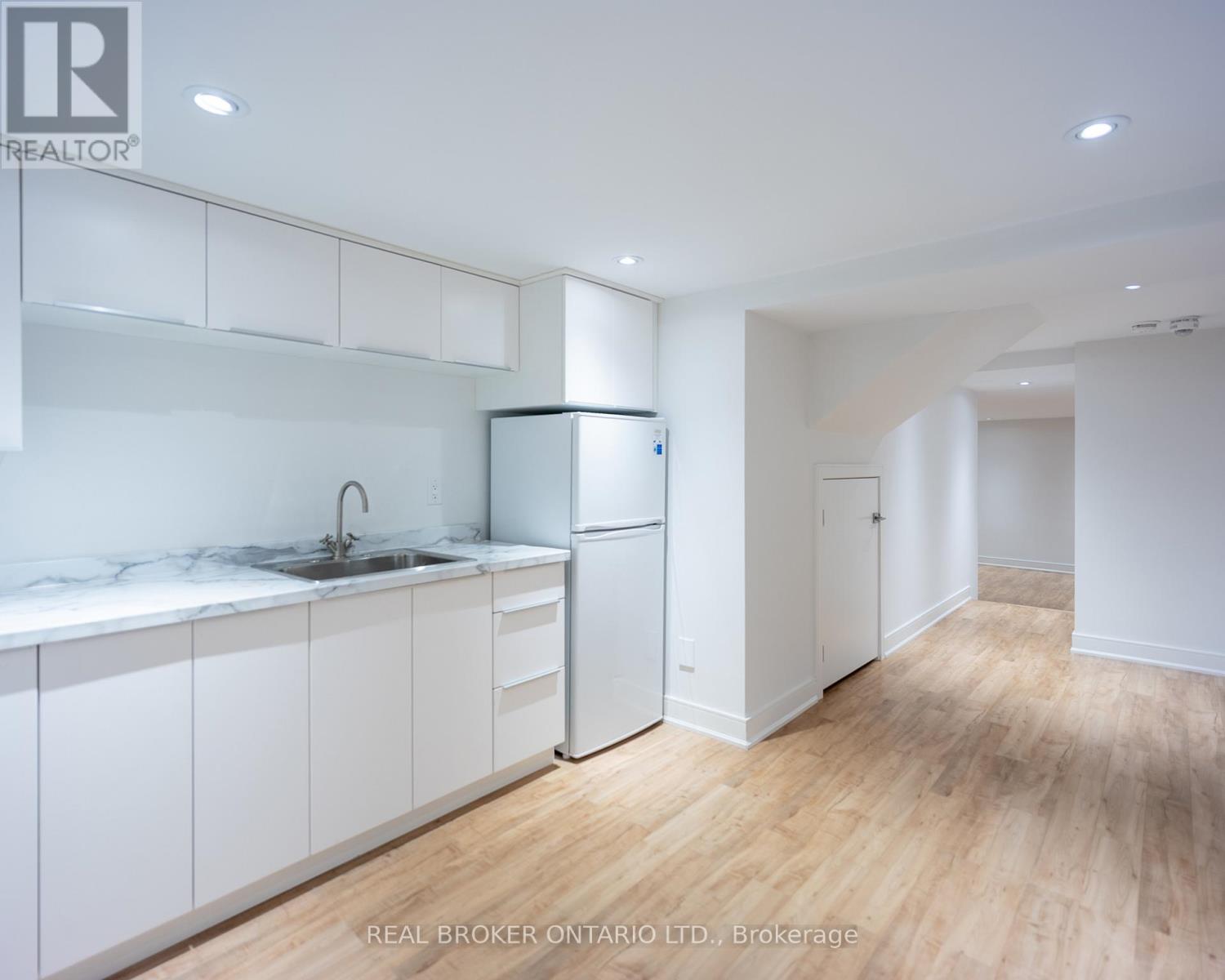 88 South Kingsway Way, Toronto, Ontario  M6S 3T3 - Photo 38 - W13031204