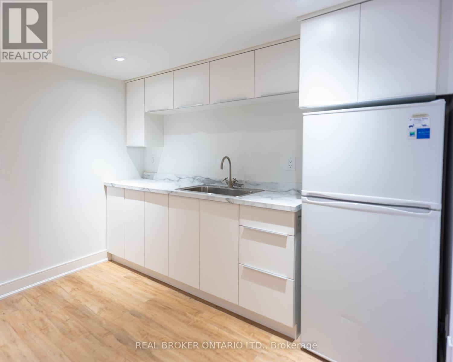 88 South Kingsway Way, Toronto, Ontario  M6S 3T3 - Photo 39 - W13031204