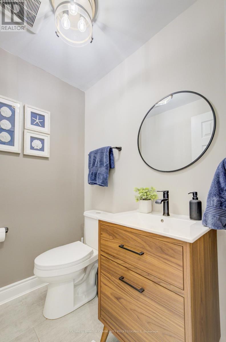 643 Phoebe Crescent, Burlington, Ontario  L7L 6E5 - Photo 10 - W13031268