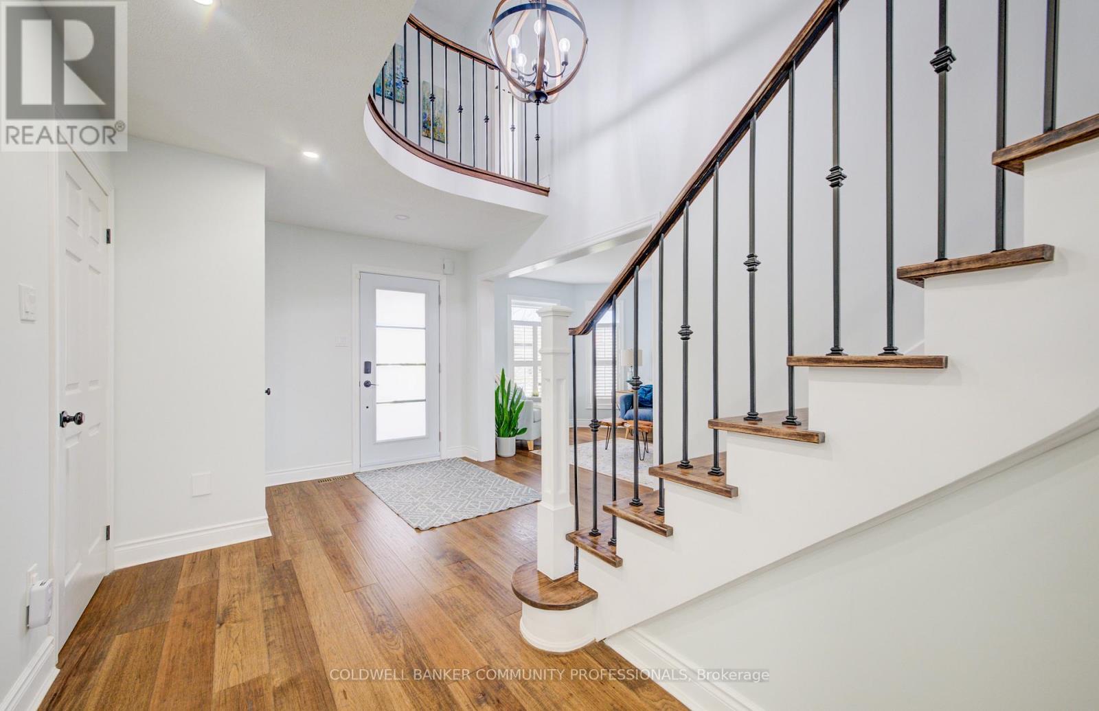 643 Phoebe Crescent, Burlington, Ontario  L7L 6E5 - Photo 5 - W13031268