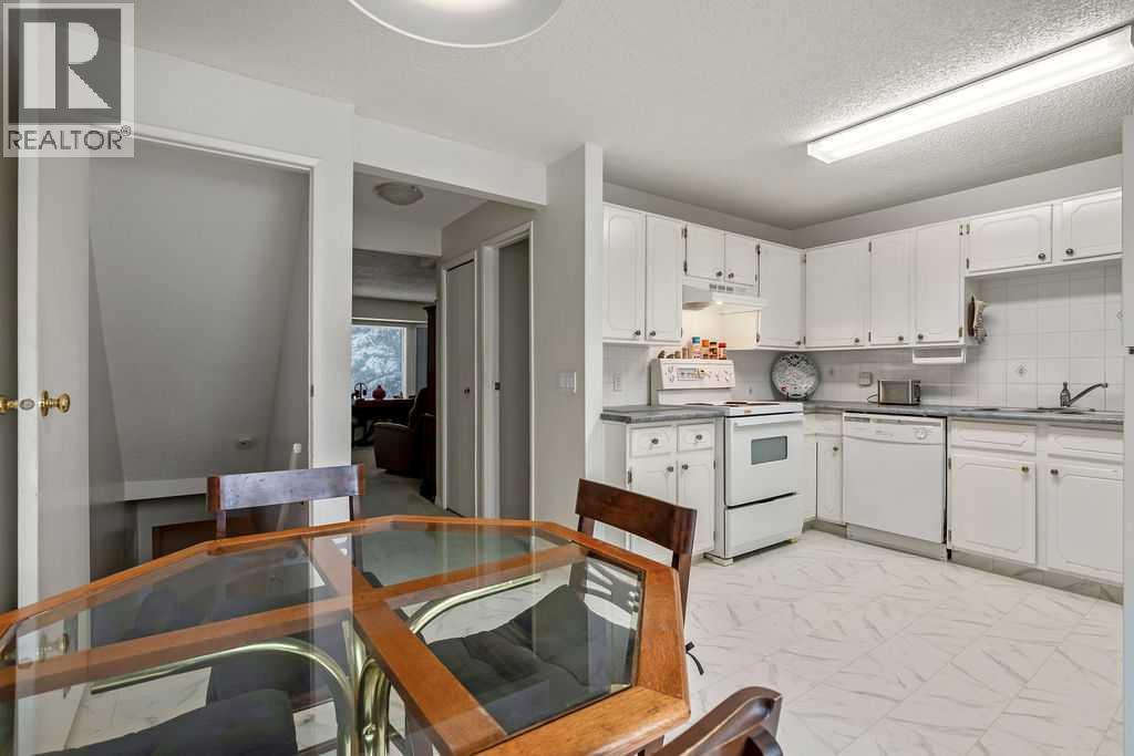 111 Deerfield Drive SE, Calgary, Alberta  T2J 6T9 - Photo 11 - A2292660