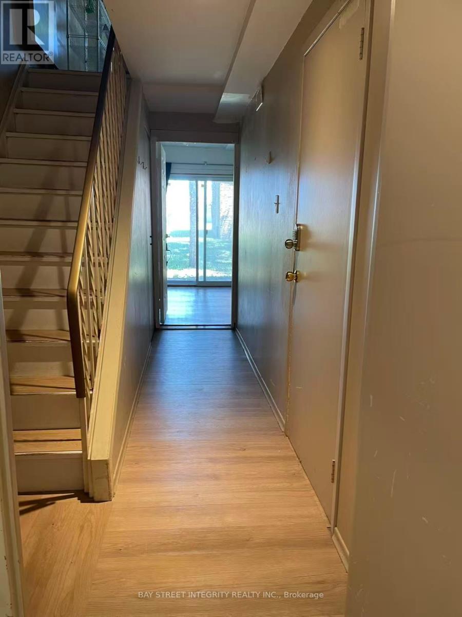 228 Westcourt Place, Waterloo, Ontario  N2L 2R7 - Photo 11 - X13030270