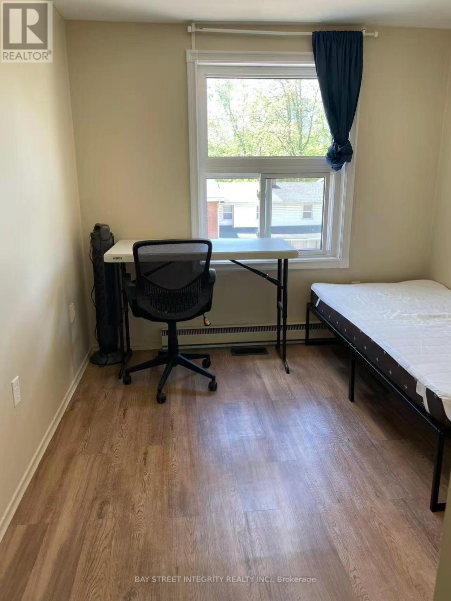 228 Westcourt Place, Waterloo, Ontario  N2L 2R7 - Photo 19 - X13030270