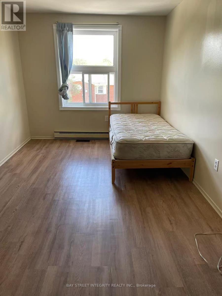 228 Westcourt Place, Waterloo, Ontario  N2L 2R7 - Photo 18 - X13030270