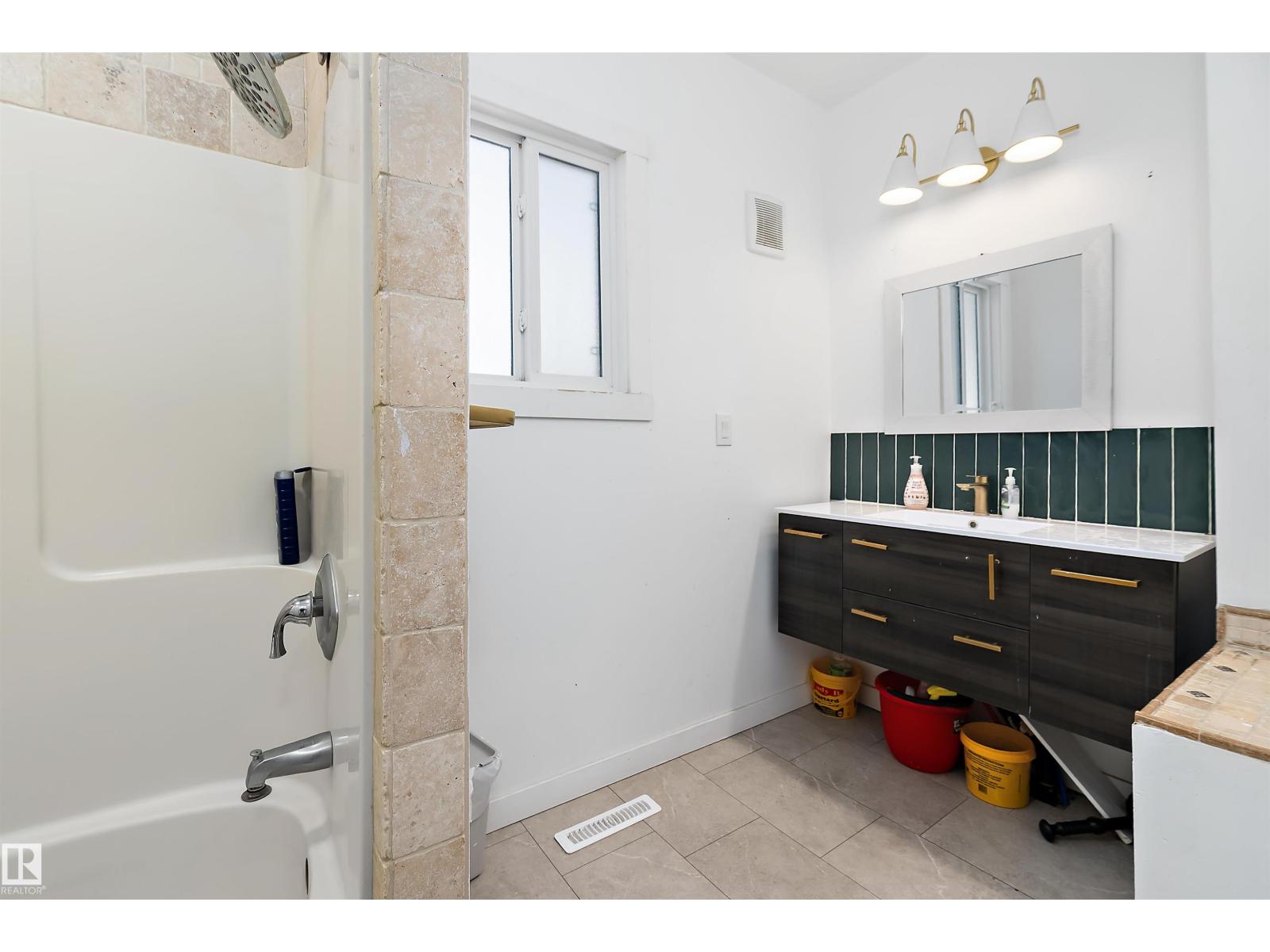 11919 96 St Nw, Edmonton, Alberta  T5G 1V6 - Photo 12 - E4483523