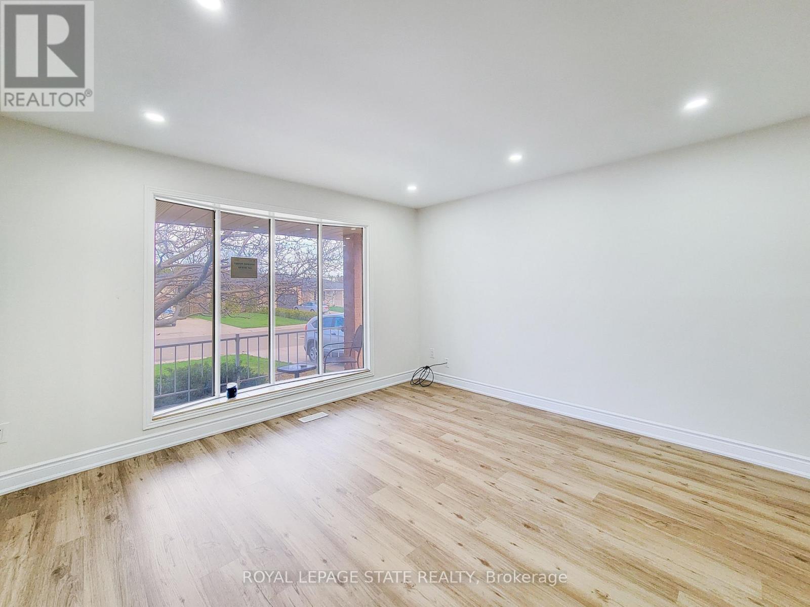 216 Ravenbury Drive, Hamilton, Ontario  L8W 2J1 - Photo 8 - X13031184