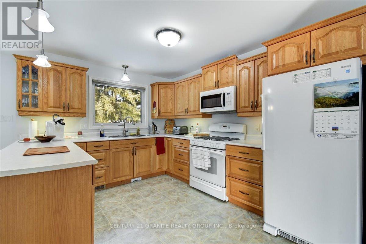 34 Wilson Lane, Hastings Highlands, Ontario  K0L 1C0 - Photo 10 - X12888290