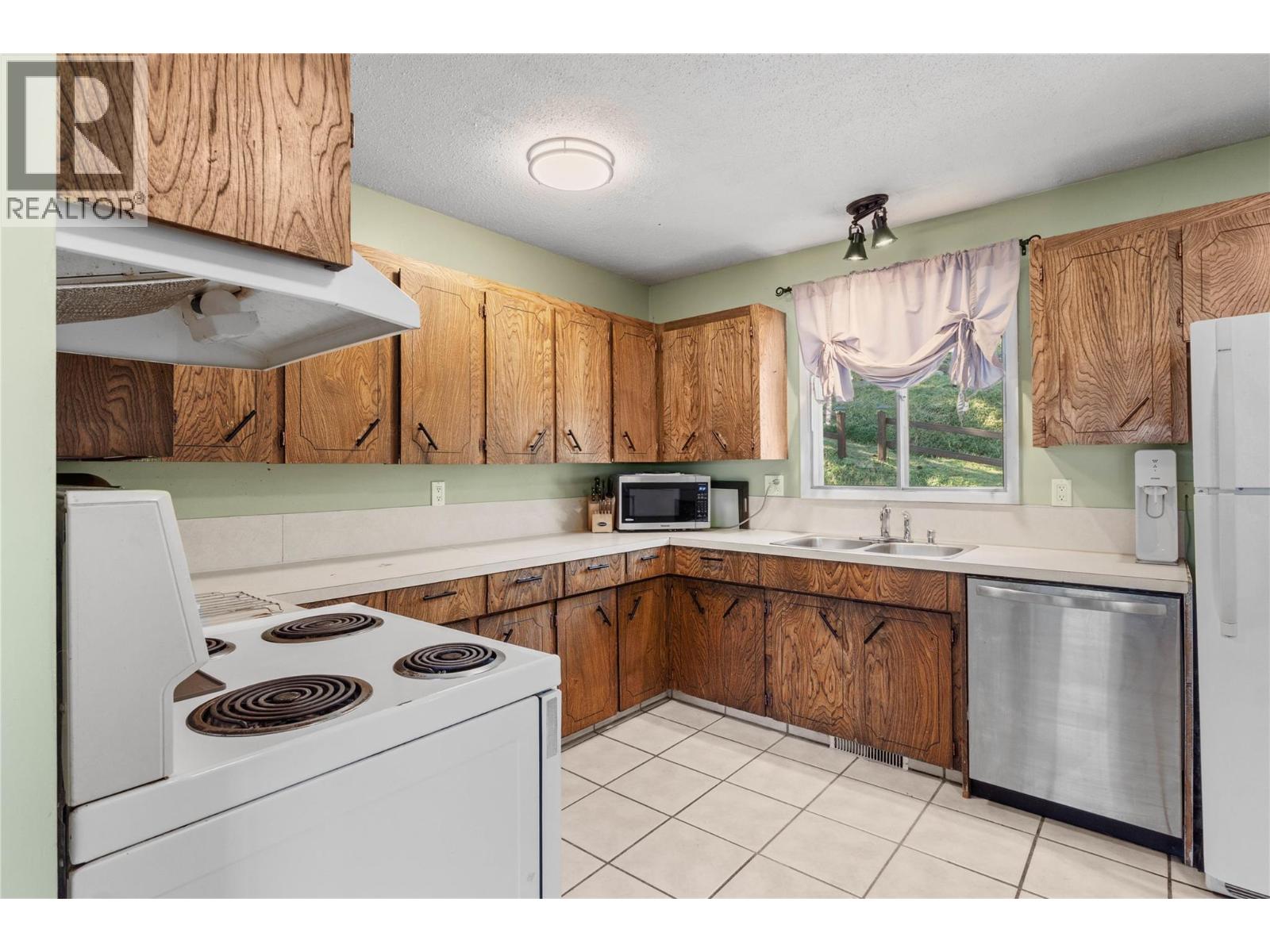 1285 Belair Drive, Kamloops, British Columbia  V2C 5G3 - Photo 10 - 10382352