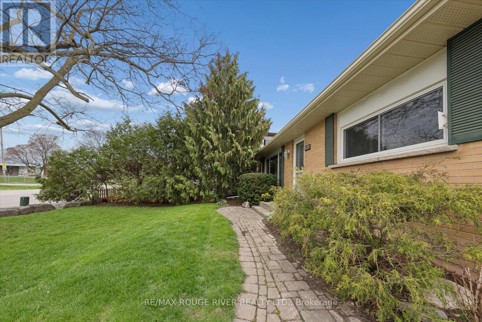 135 High Street, Clarington, Ontario  L1C 3B9 - Photo 2 - E13031402