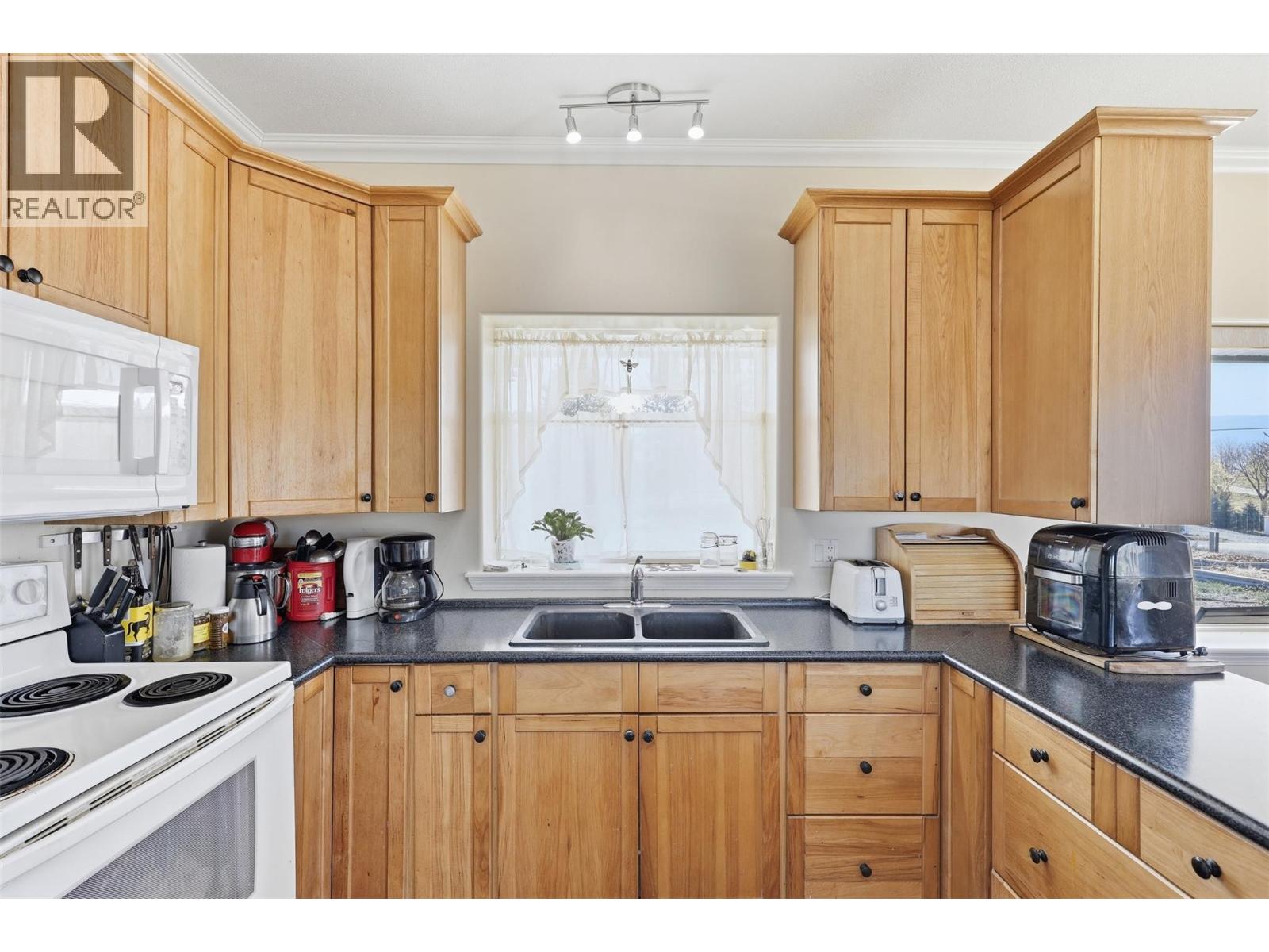 1559 Steelhead Road, Kamloops, British Columbia  V0K 2J0 - Photo 5 - 10383487