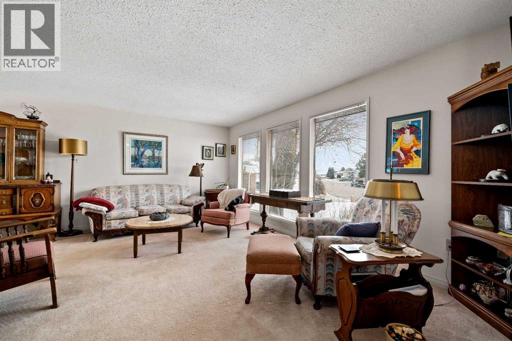 14 Rossmere Crescent, Medicine Hat, Alberta  T1B 2H4 - Photo 6 - A2302164