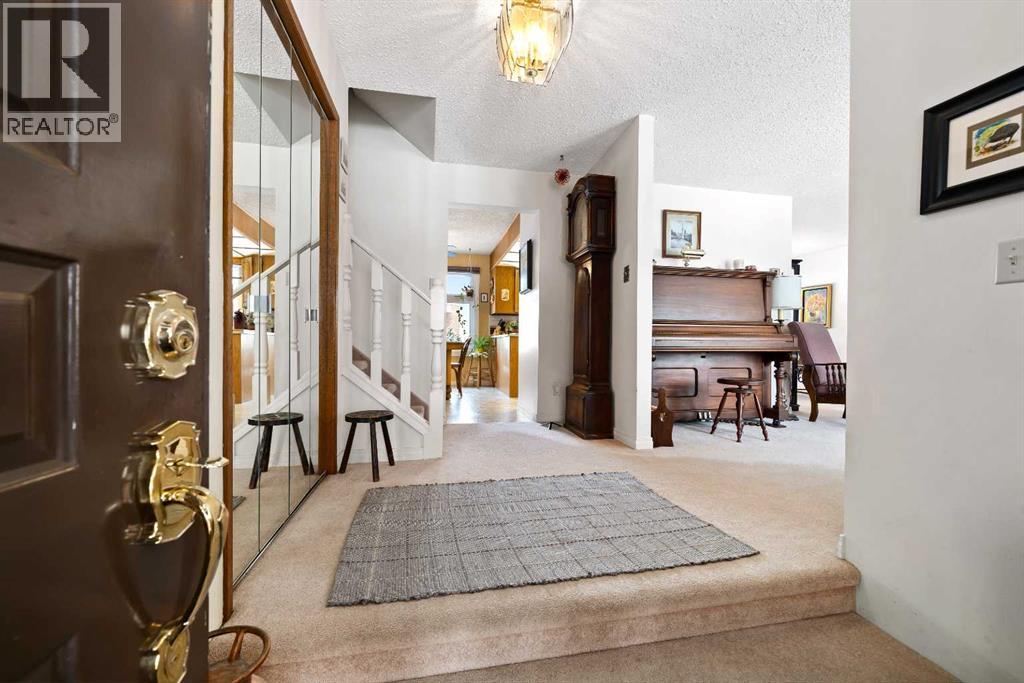 14 Rossmere Crescent, Medicine Hat, Alberta  T1B 2H4 - Photo 4 - A2302164