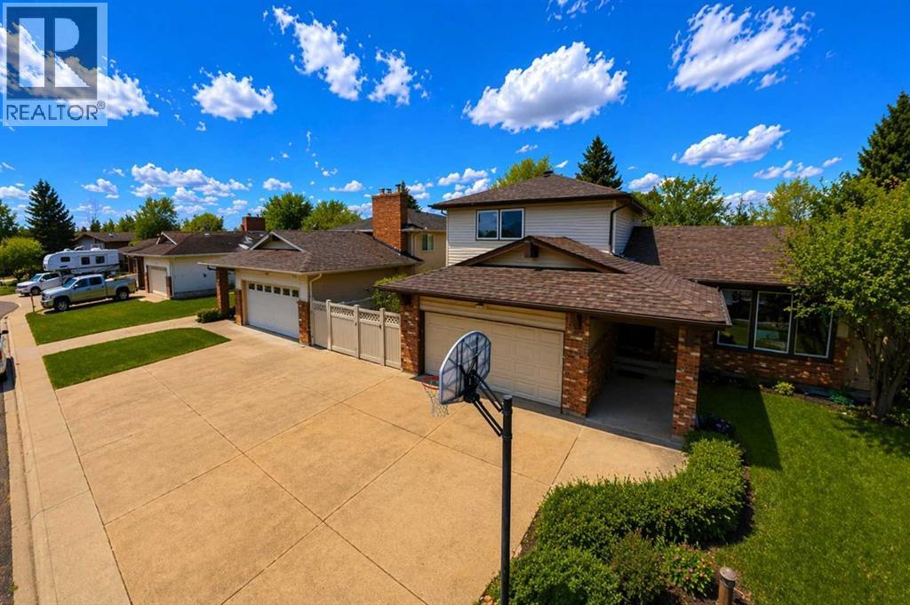 14 Rossmere Crescent, Medicine Hat, Alberta  T1B 2H4 - Photo 2 - A2302164